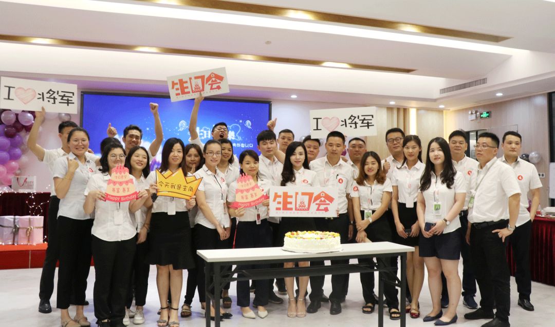 生日會 溫暖5月，小Party，大感動！